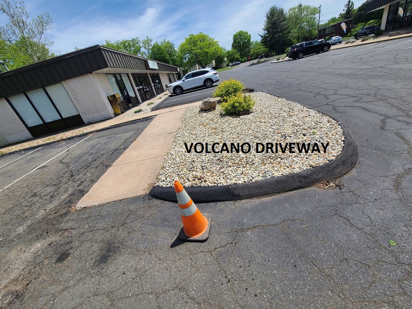 VOLCANO DRIVEWAY