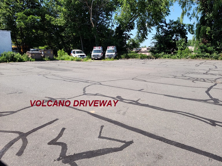 VOLCANO DRIVEWAY